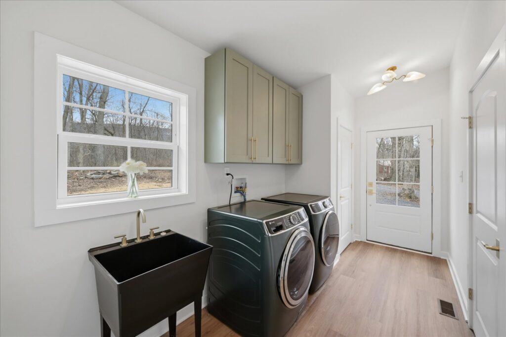 26-Laundry Area
