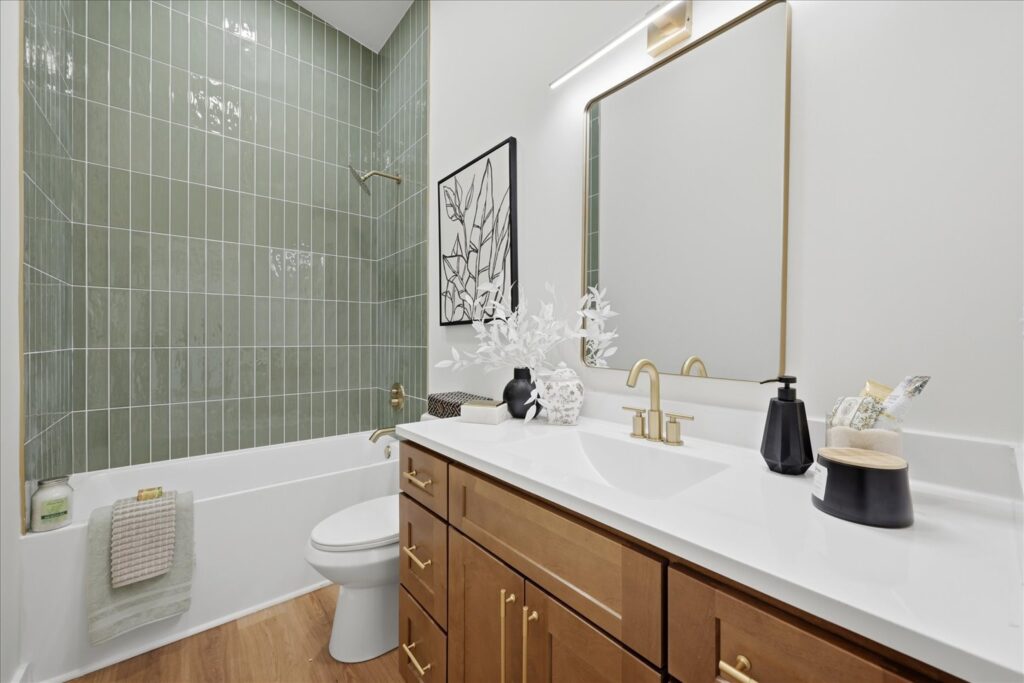32-Primary Bathroom