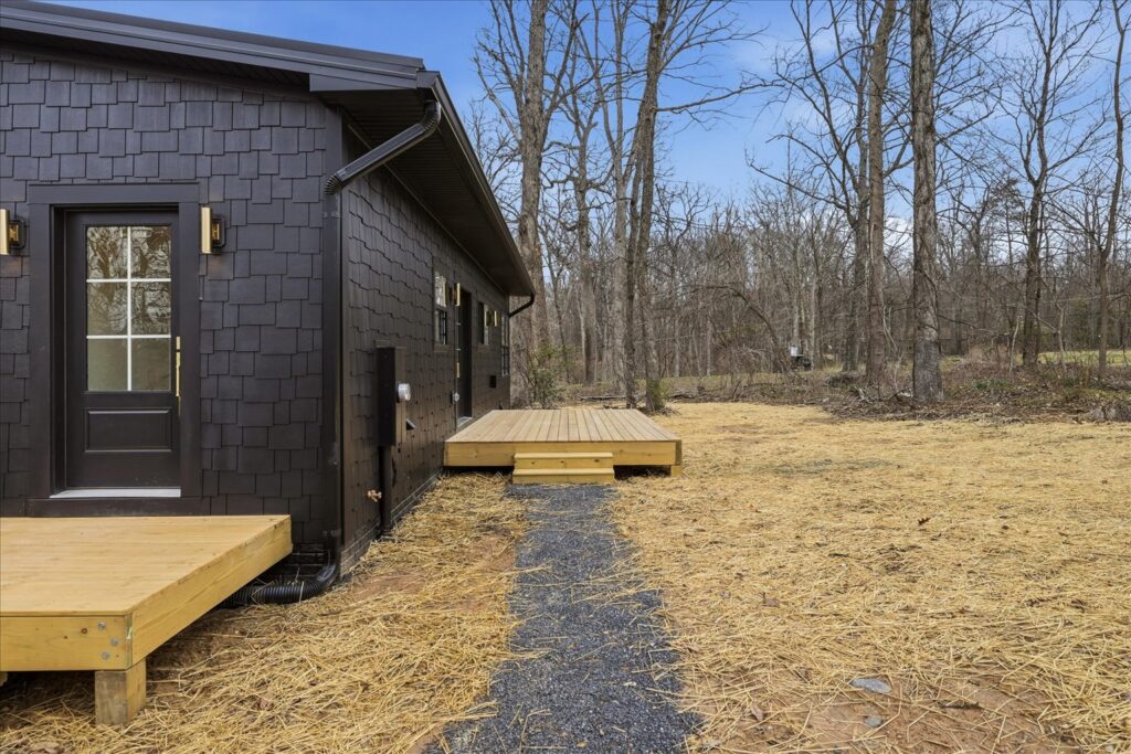 40-Side Patio